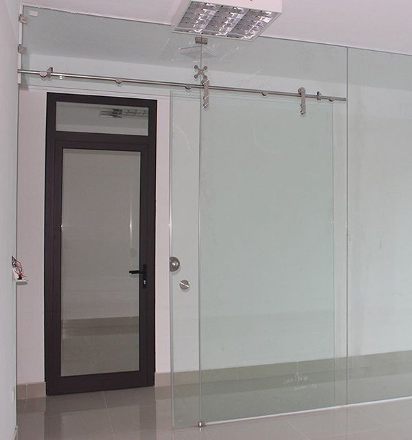 Cửa kính cường lực Đà Nẵng Cua kinh cuong luc ray treo 5