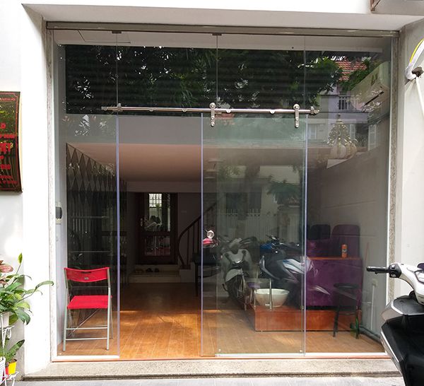 Cửa kính cường lực Đà Nẵng Cua kinh cuong luc ray treo 6