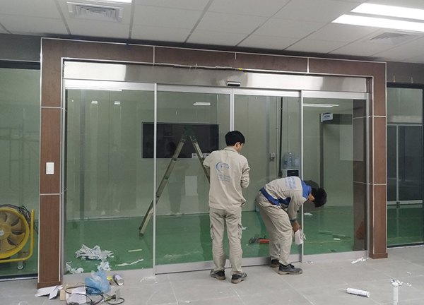 Cửa kính cường lực Đà Nẵng cua kinh cuong luc tu dong 6