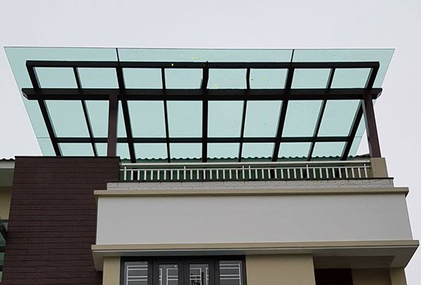 Mái kính cường lực Đà Nẵng mai kinh san thuong 5