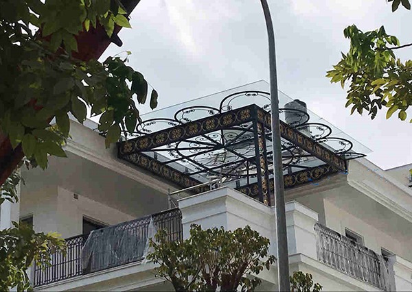 Mái kính cường lực Đà Nẵng mai kinh sat nghe thuat 0